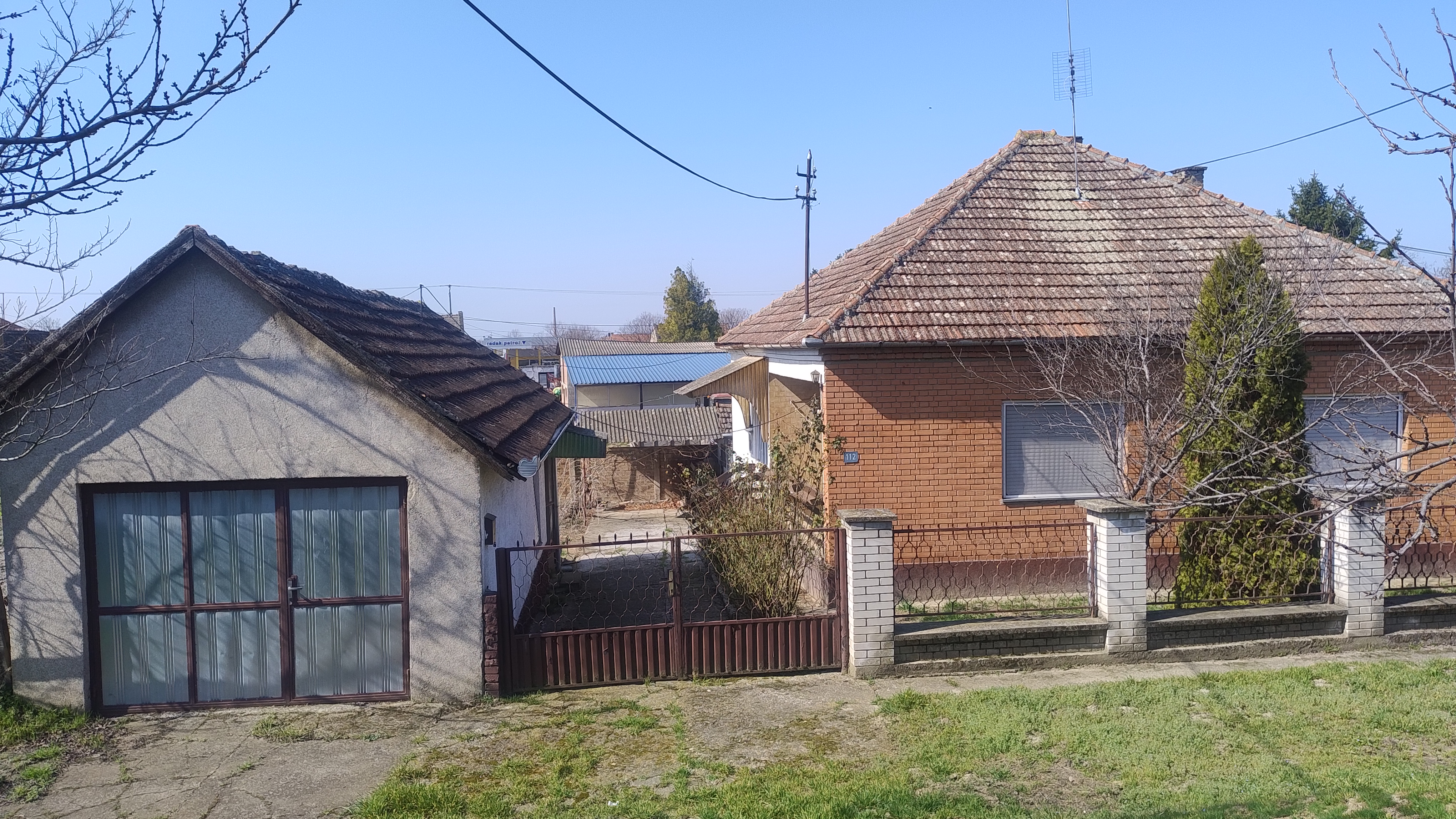 Na prodaju kuća u selu Sivac, opština KULA, cena 50.000€